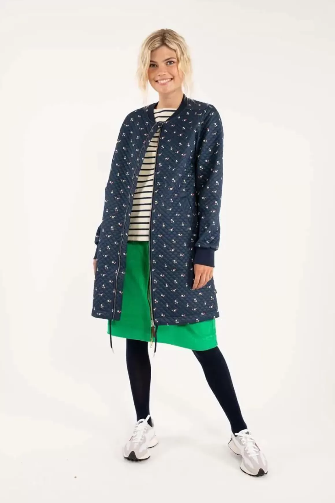 Danefæ Danehella Thermo Coat Navy Mini Flower Clearance