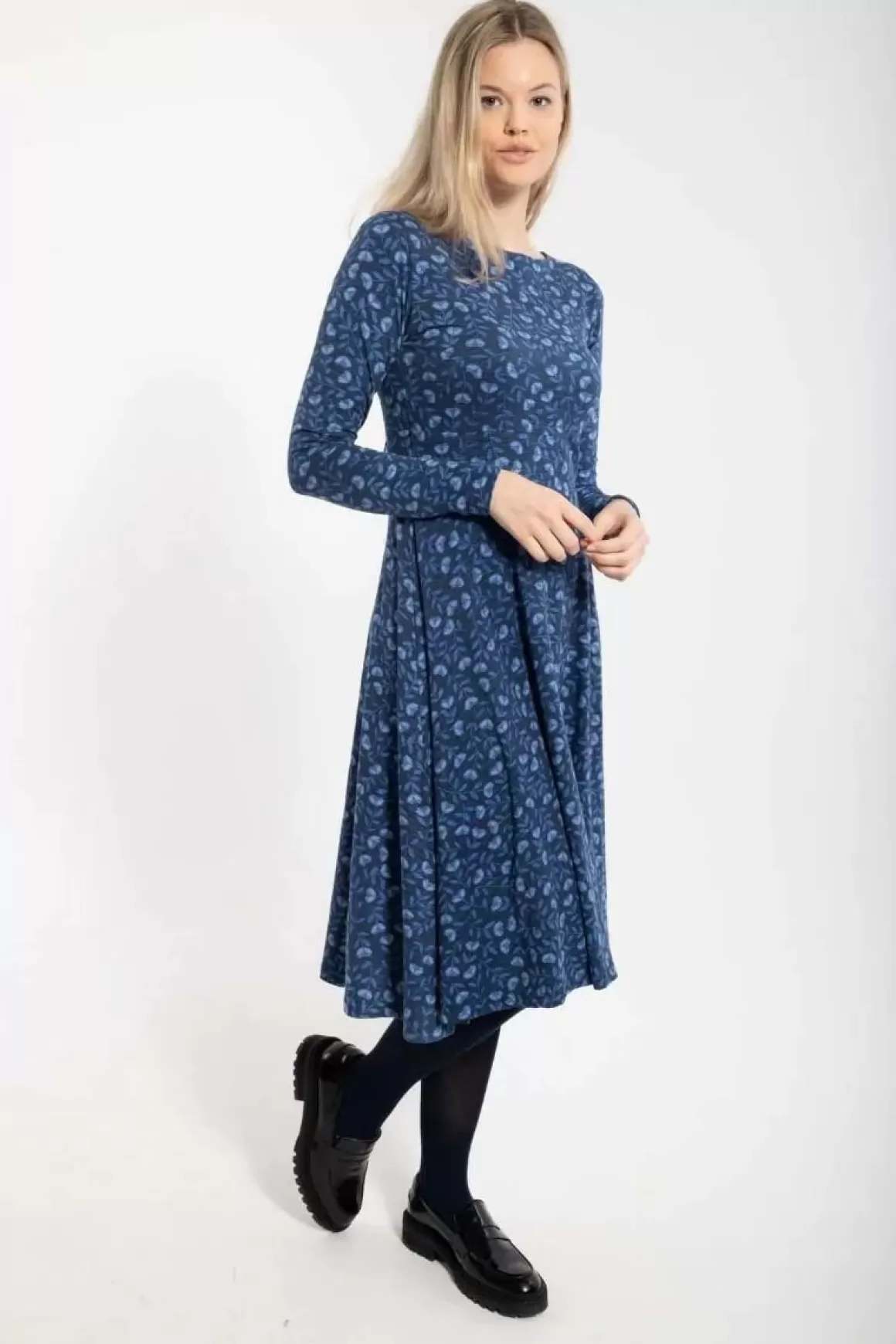 Danefæ Organic - Danesigrid Viscose Dress Marine/Cold Blue Fleurie Outlet