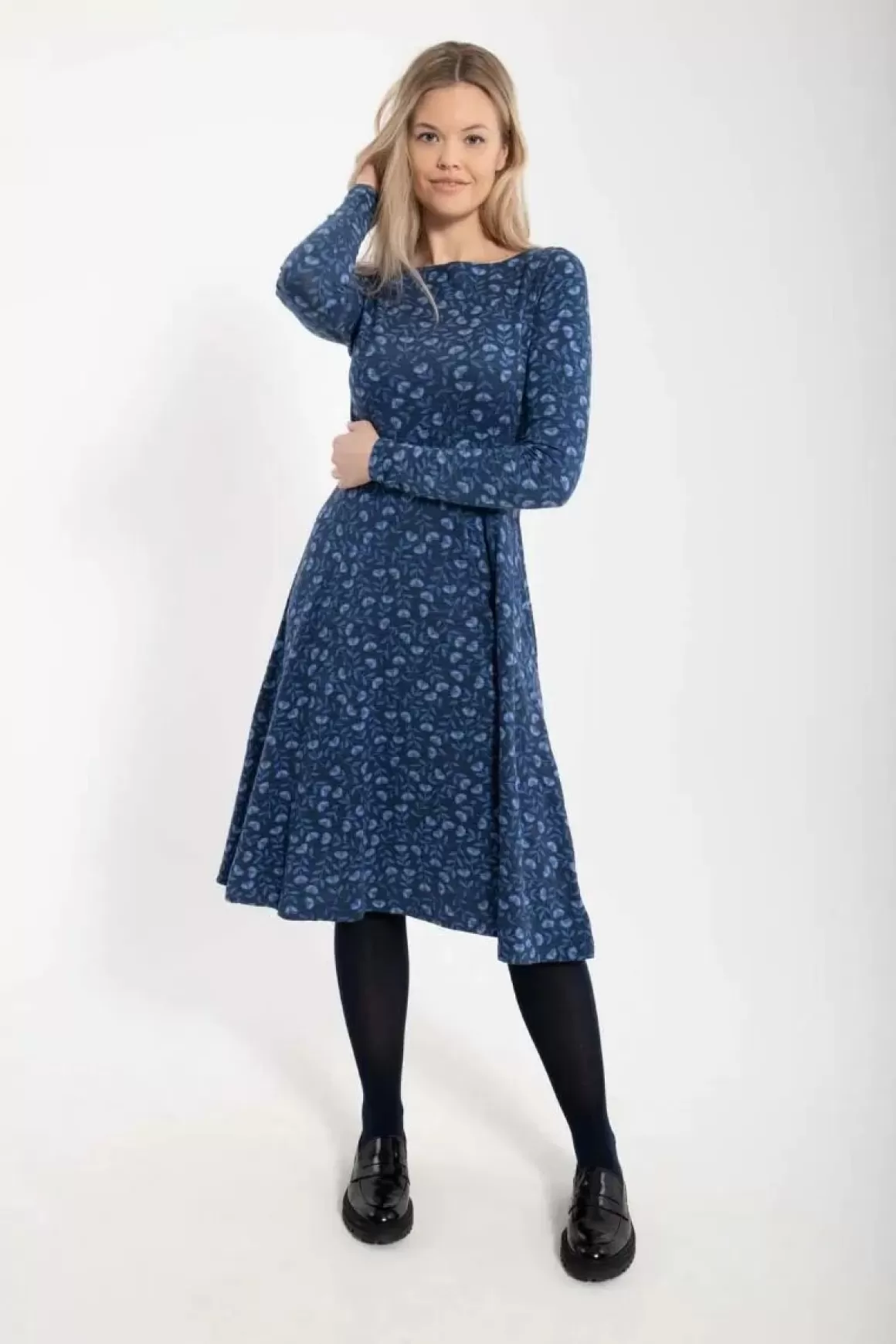 Danefæ Organic - Danesigrid Viscose Dress Marine/Cold Blue Fleurie Outlet